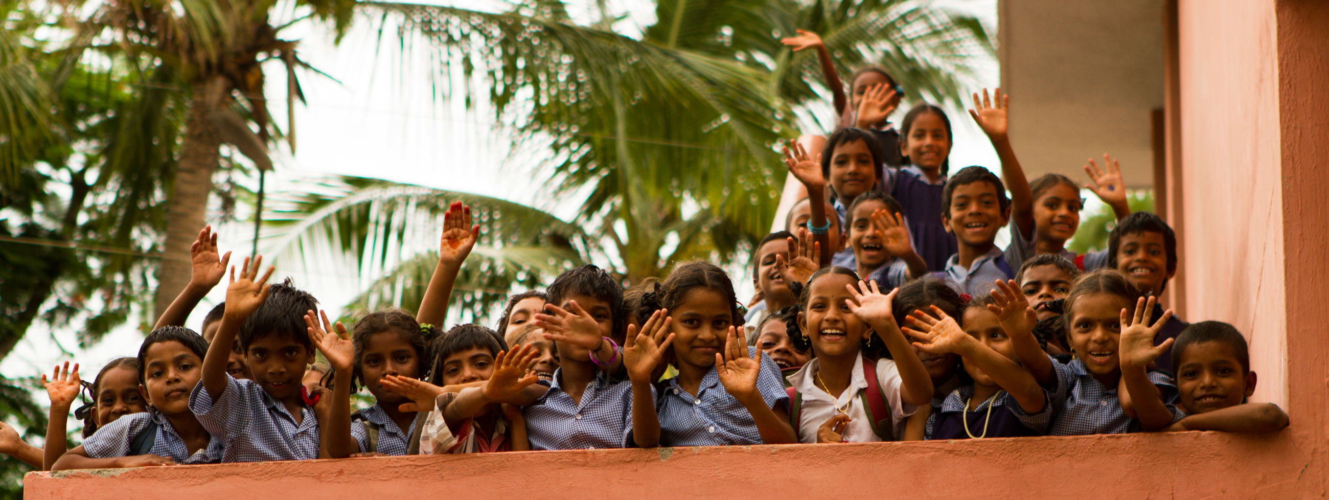 Indian-Kids-Waving